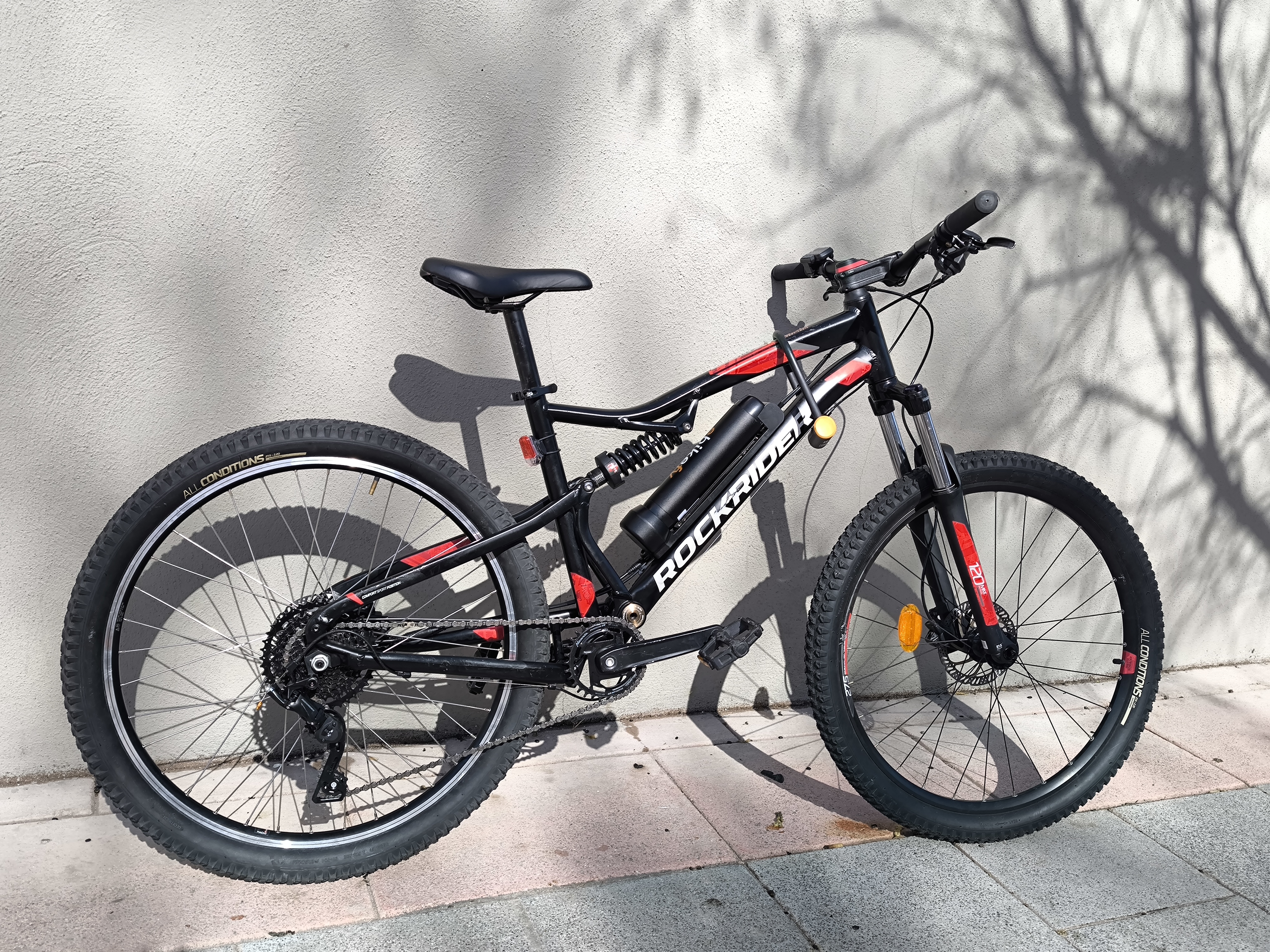 Conversión real de Rockrider a eléctrica en Bike & Roll Madrid